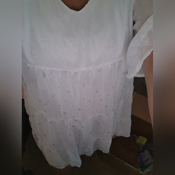 Beautiful Brand New White Dress - Picture 2 of 3